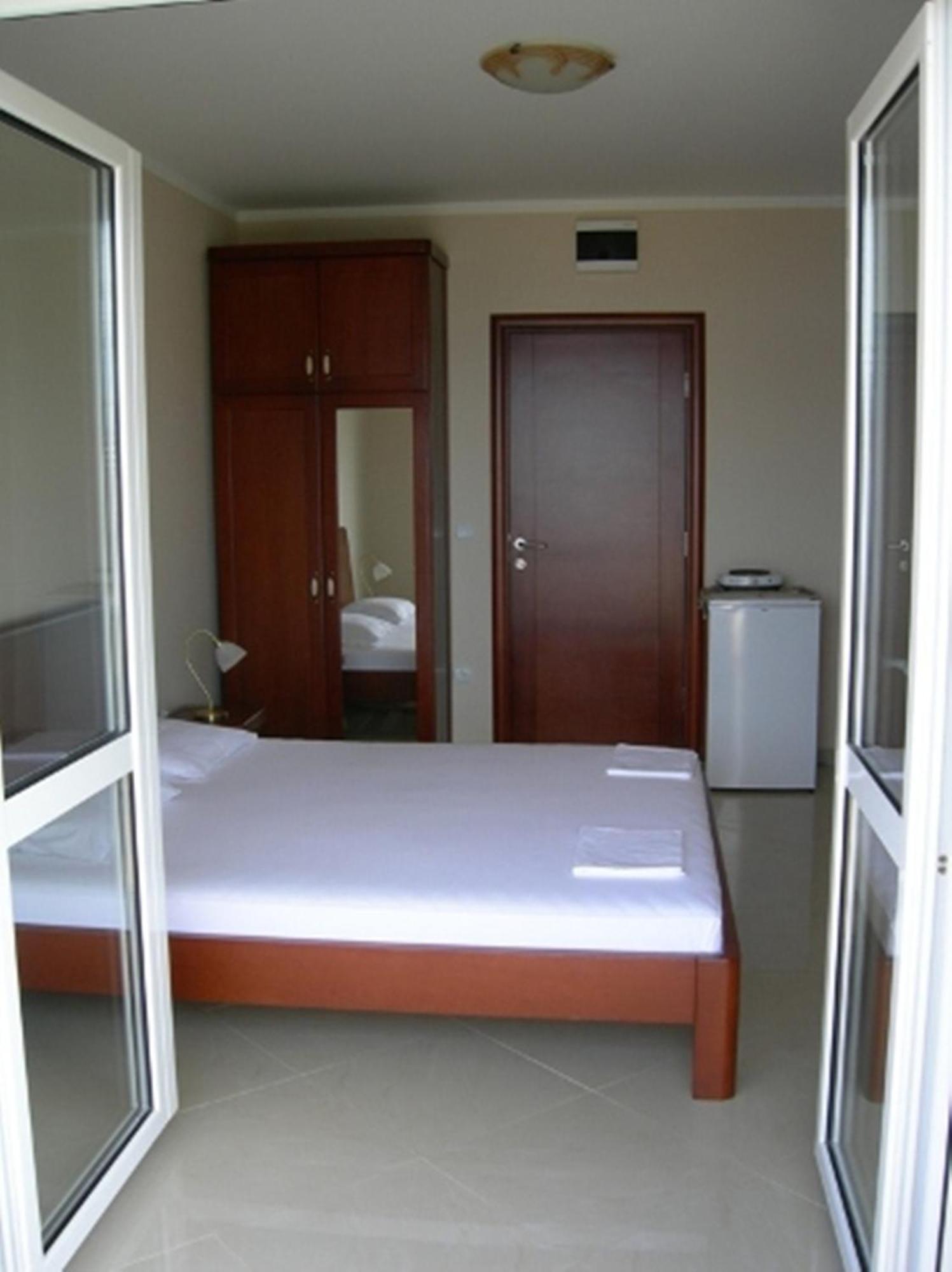 Guest House Villa Pastrovka Ilha Sveti Stefan Quarto foto