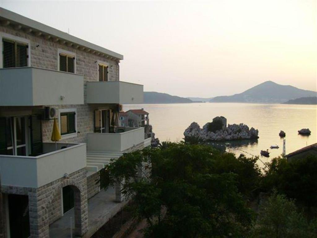 Guest House Villa Pastrovka Ilha Sveti Stefan Exterior foto
